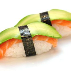Sushi saumon avocat