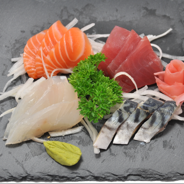 Sashimi assortiment (12 pièces)